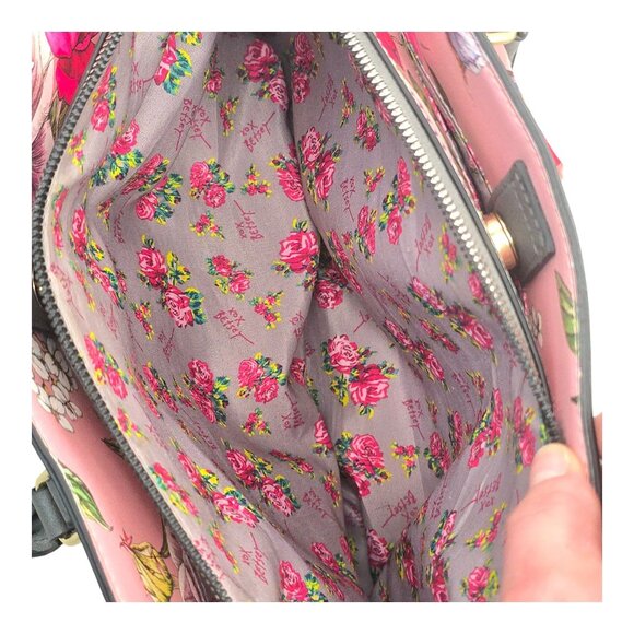 Betsey Johnson Y2K Gray Heart Embossed Handbag Pink Floral Scarf Crossbody Strap - Picture 12 of 16